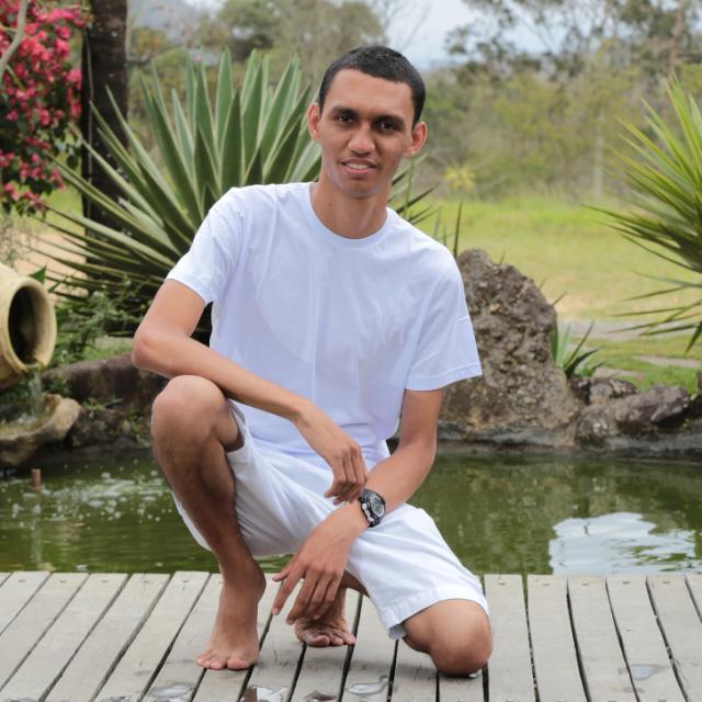 Gladistony Lins - Desenvolvedor Full-Stack